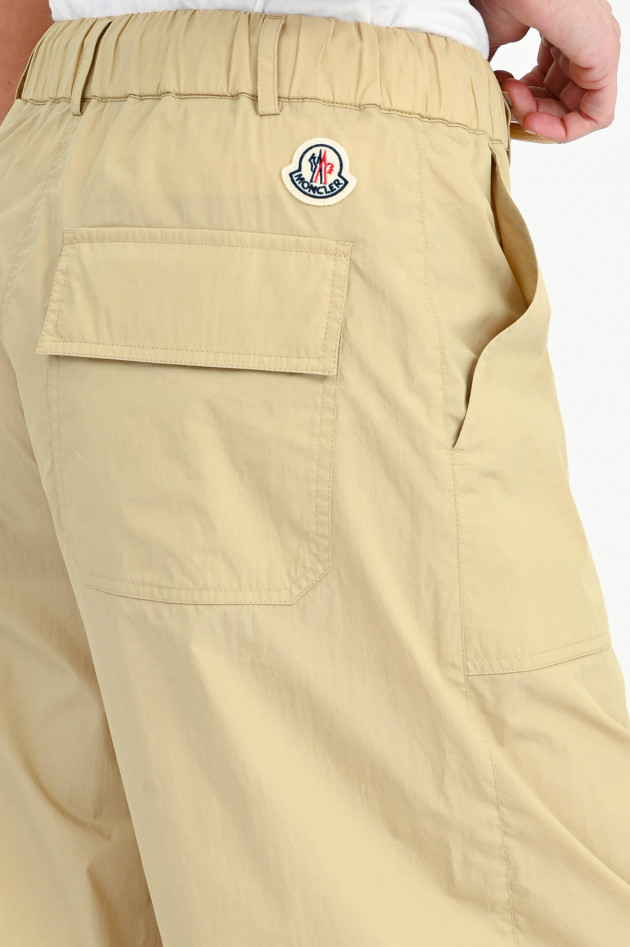 Moncler Verkürzte Hose in Beige