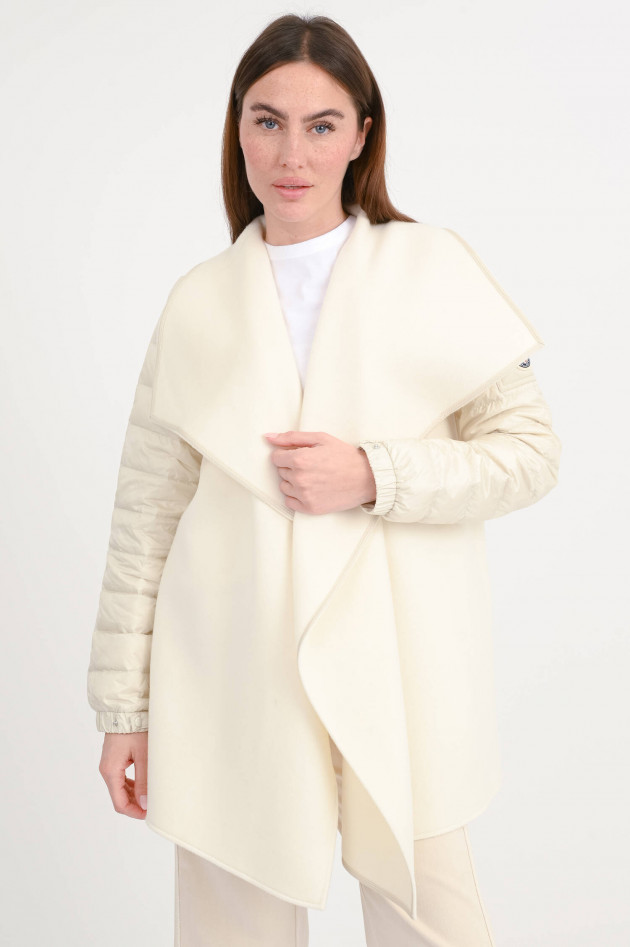 Moncler Kurzer Hybridmantel/Cape mit Daunenärmeln in Creme