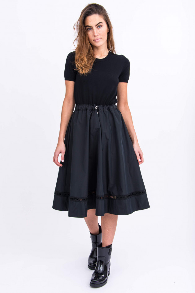 Moncler Kleid mit Taftrock in Schwarz
