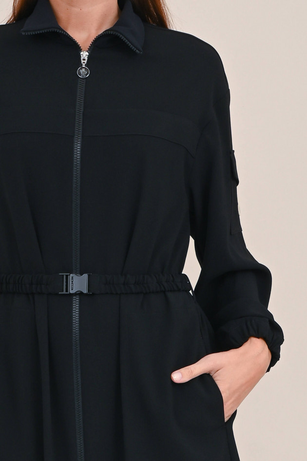 Moncler Kleid mit Logo-Patch in Schwarz