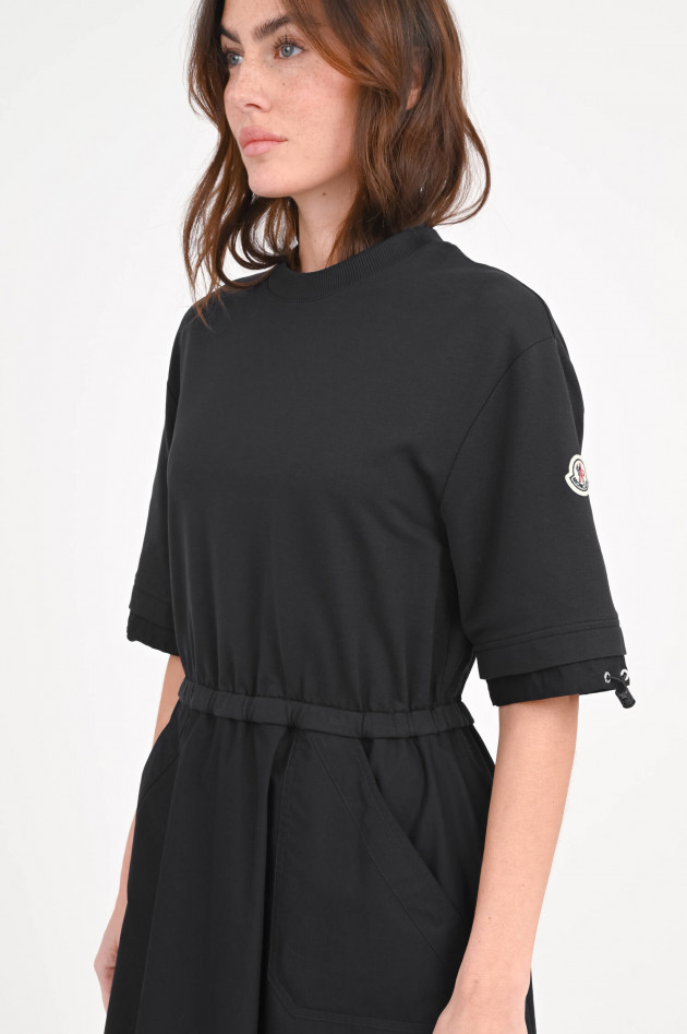 Moncler Kleid mit elastischer Taille in Schwarz