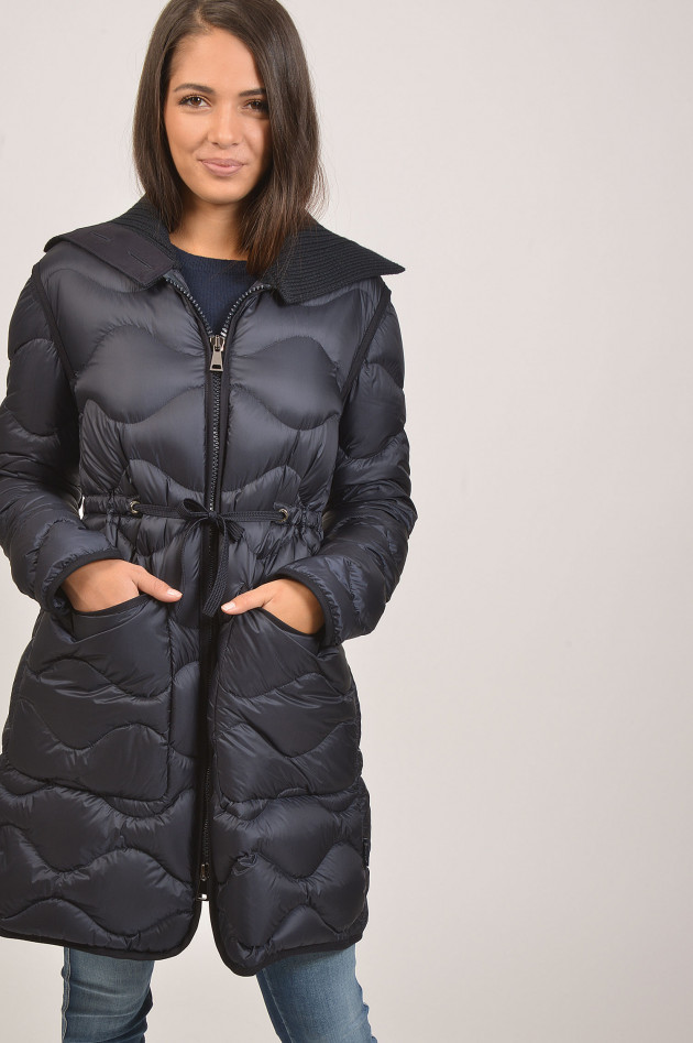 Moncler Wollcape mit Daunenmantel in Schwarz/Navy