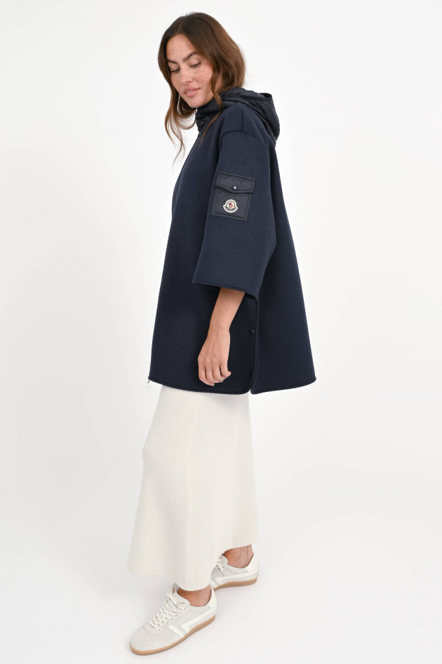 Moncler Cape mit gesteppter Kapuze in Navy