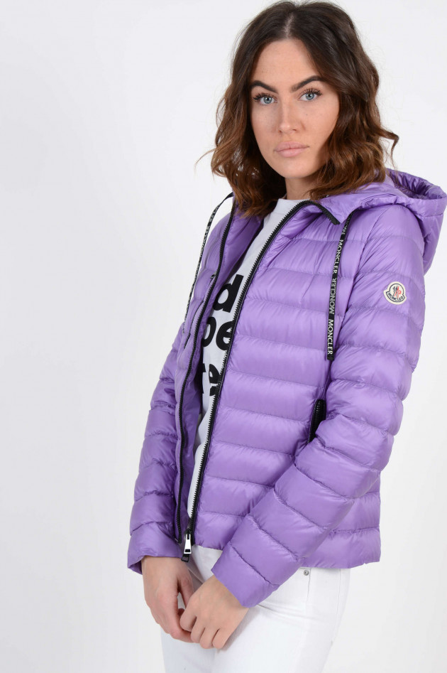 Moncler Leichtdaunenjacke SEOUL mit Moncler Logoband in Violett