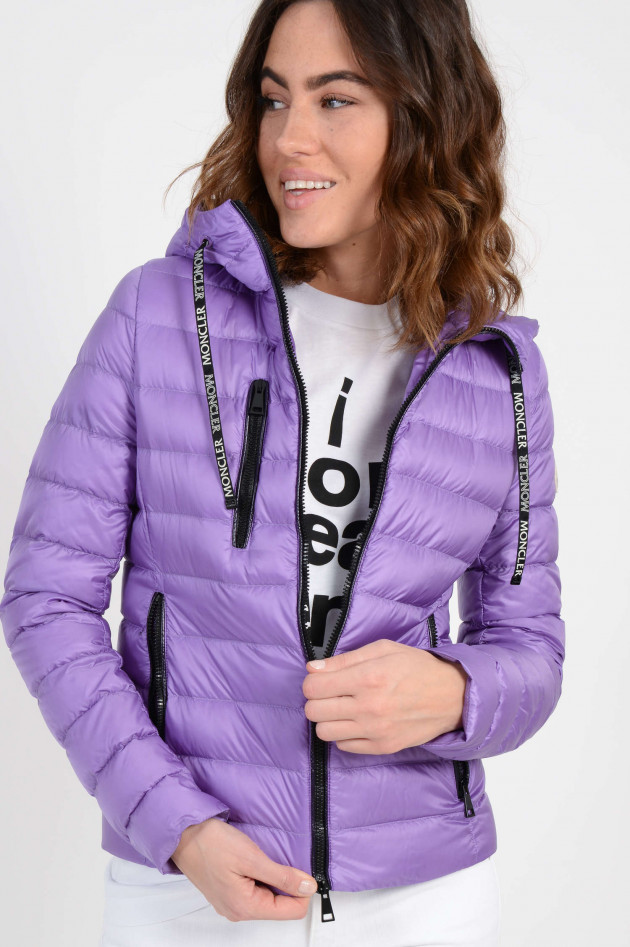 Moncler Leichtdaunenjacke SEOUL mit Moncler Logoband in Violett