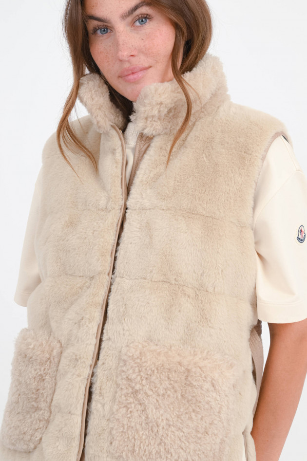 Moncler DaunenwesteJOUI aus Kunstfell in Creme