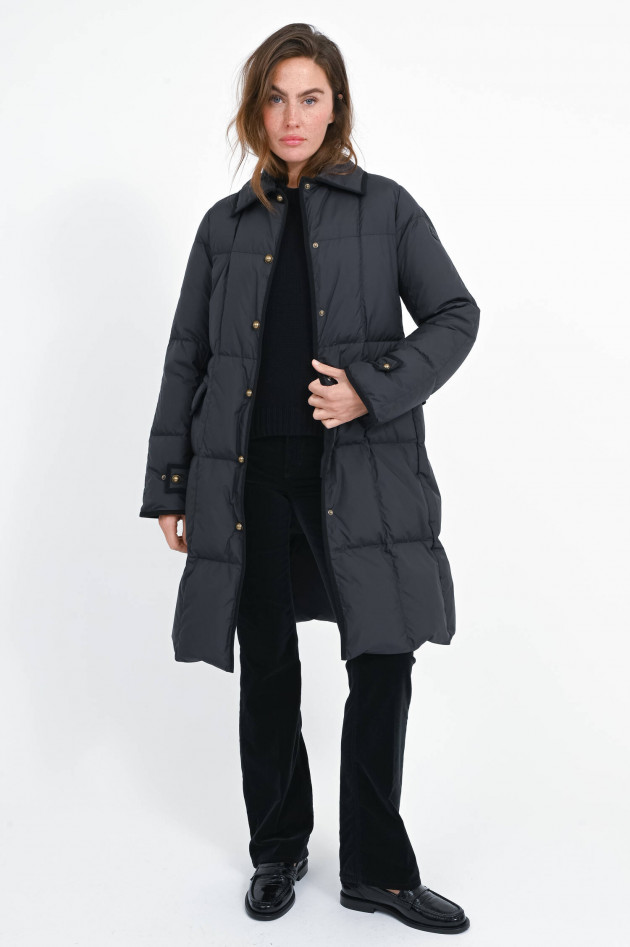 Moncler Daunen Steppmantel mit Hemdkragen in Black