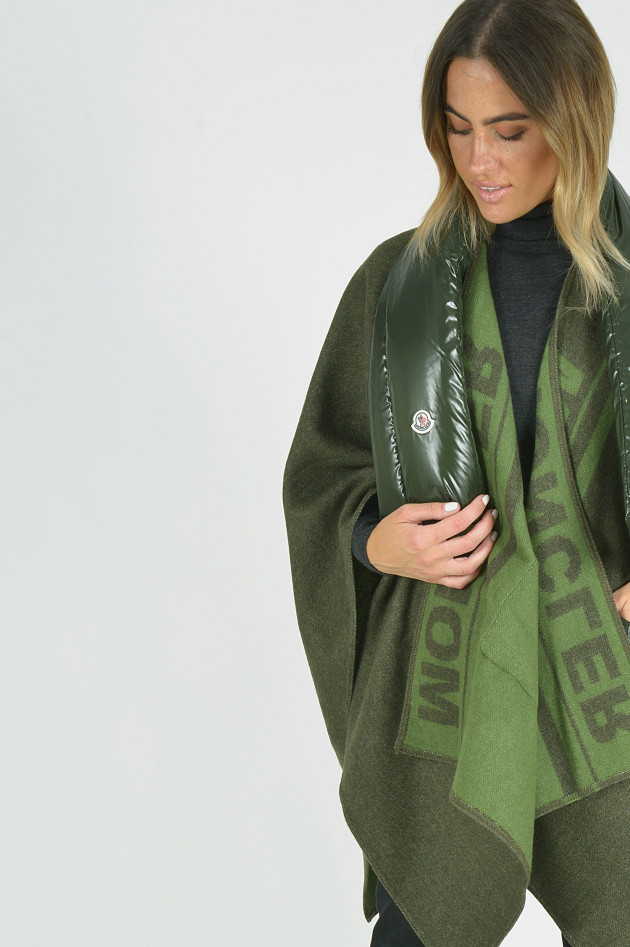Moncler Poncho mit Daunenschal in Grün
