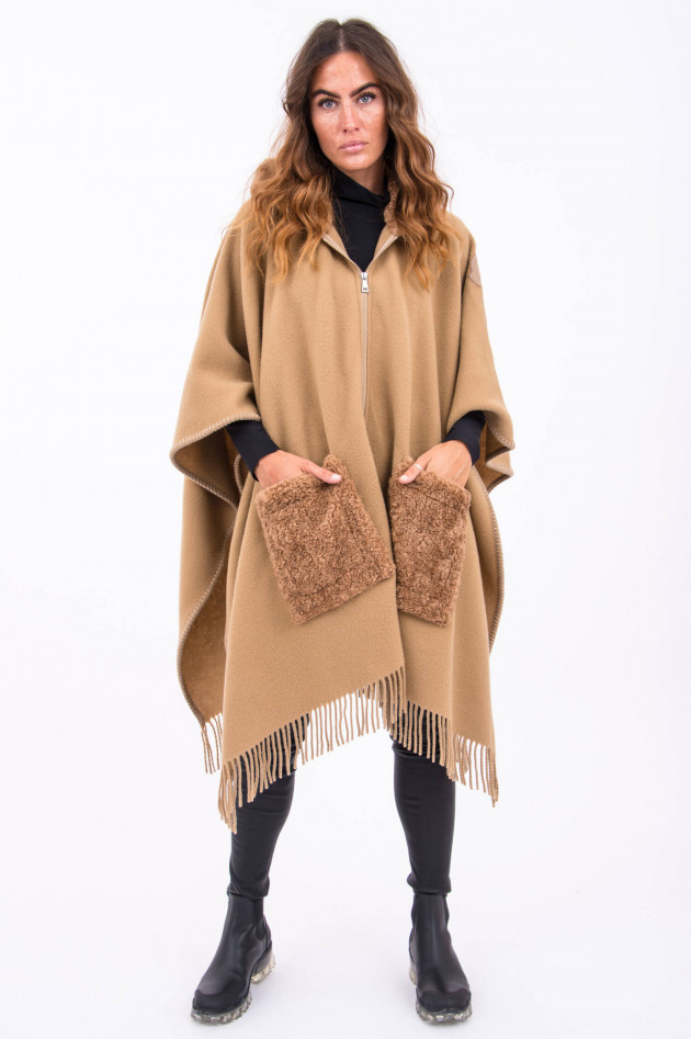 Moncler Poncho aus Wolle in Camel