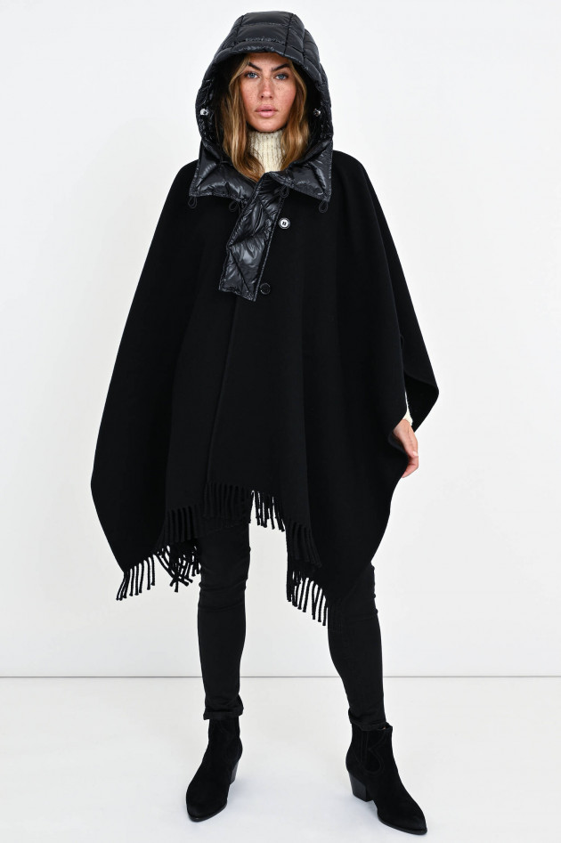 Moncler Woll-Cape mit Daunenstepp-Kapuze in Schwarz