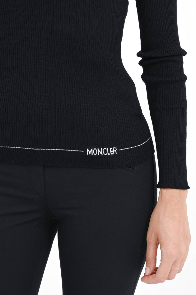 Moncler Rollkragenpullover mit Logo-Detail in Schwarz