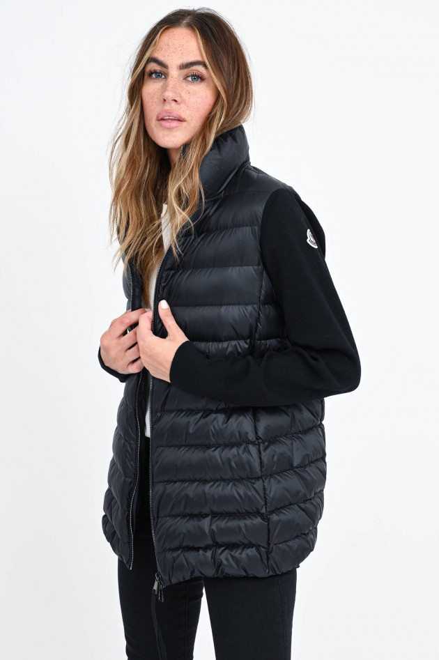 Moncler Lange Daunenjacke mit Strickarm in Schwarz