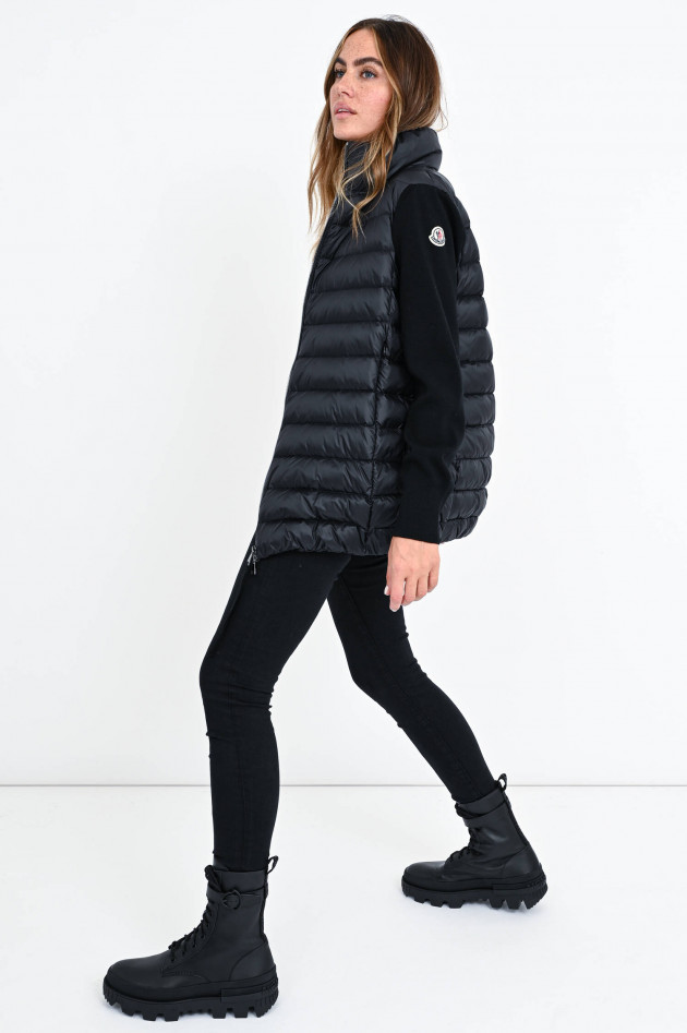 Moncler Lange Daunenjacke mit Strickarm in Schwarz