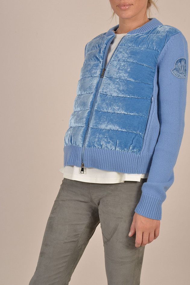 Moncler Jacke mit Samtoptik in Hellblau