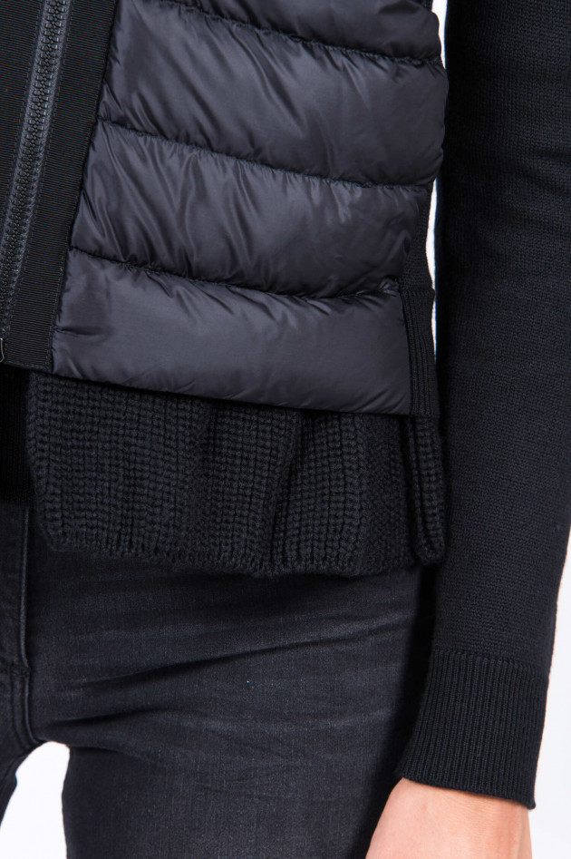 Moncler Strickjacke mit Rüschen in Schwarz