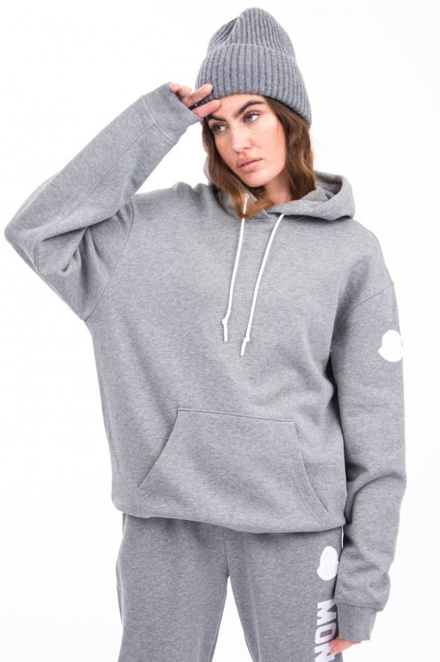 Moncler Hoodie mit Label-Schriftzug in Grau