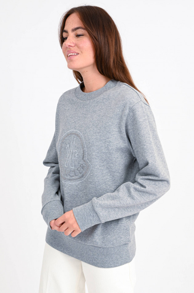 Moncler Sweater mit Logo aus Kristallen in Grau