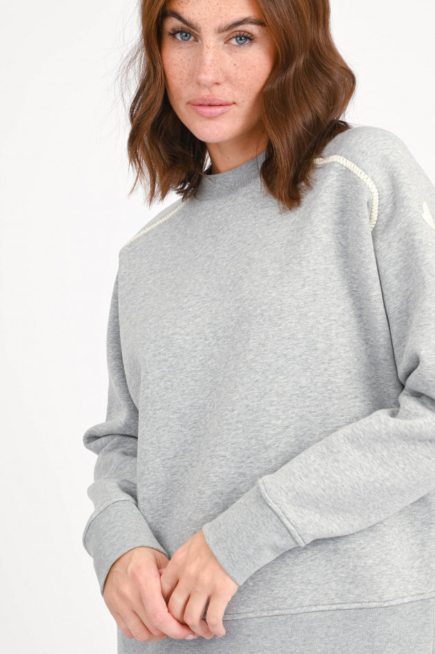 Moncler Pullover mit Details in Hellgrau