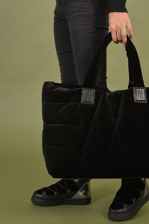 Moncler Daunentasche mit Samtoptik in Schwarz