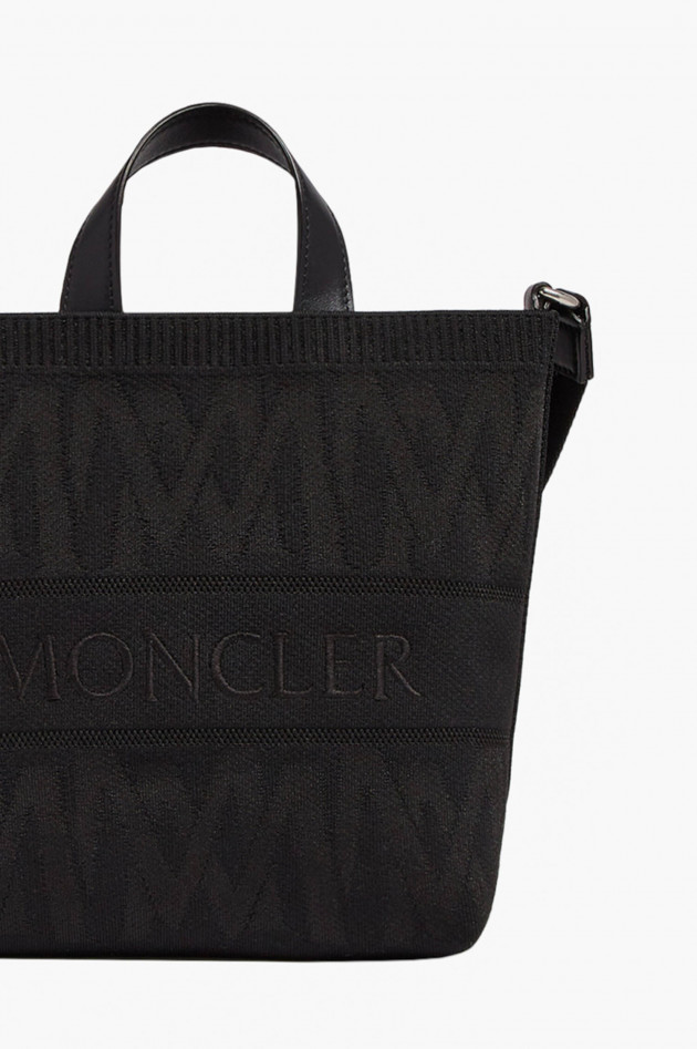 Moncler Kleine Handtasche mit Print in Schwarz