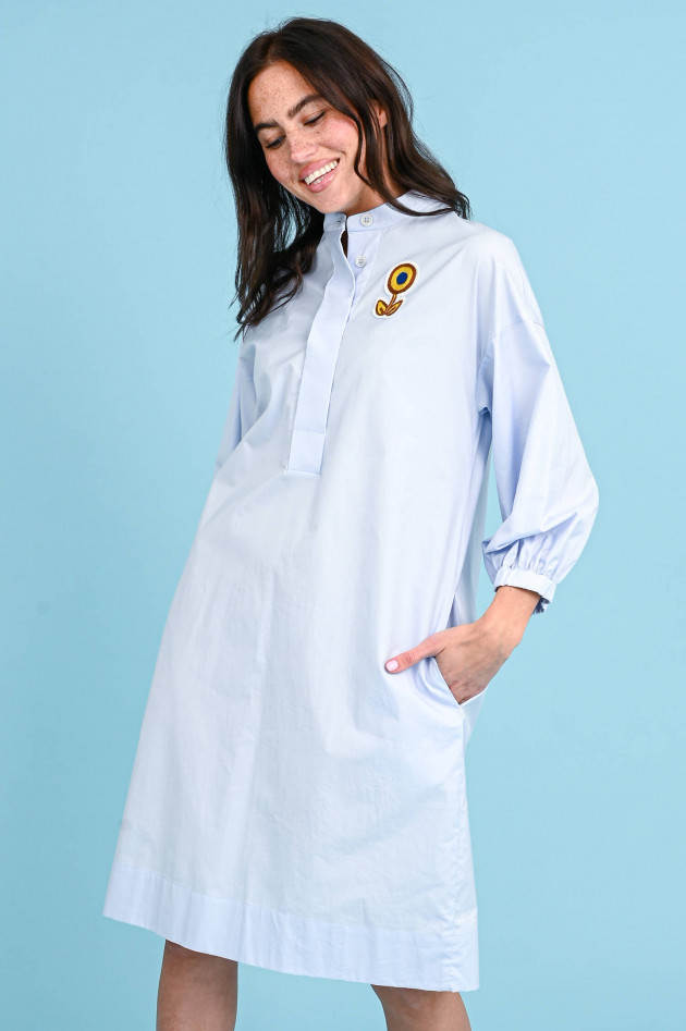 Odeeh Blusenkleid mit Stehkragen von Hellblau