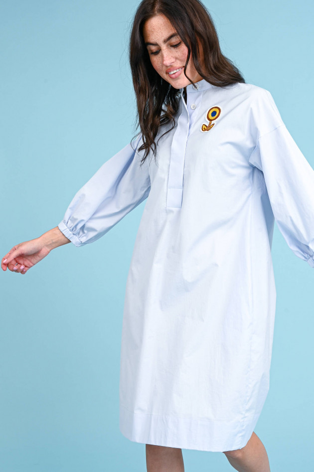 Odeeh Blusenkleid mit Stehkragen von Hellblau