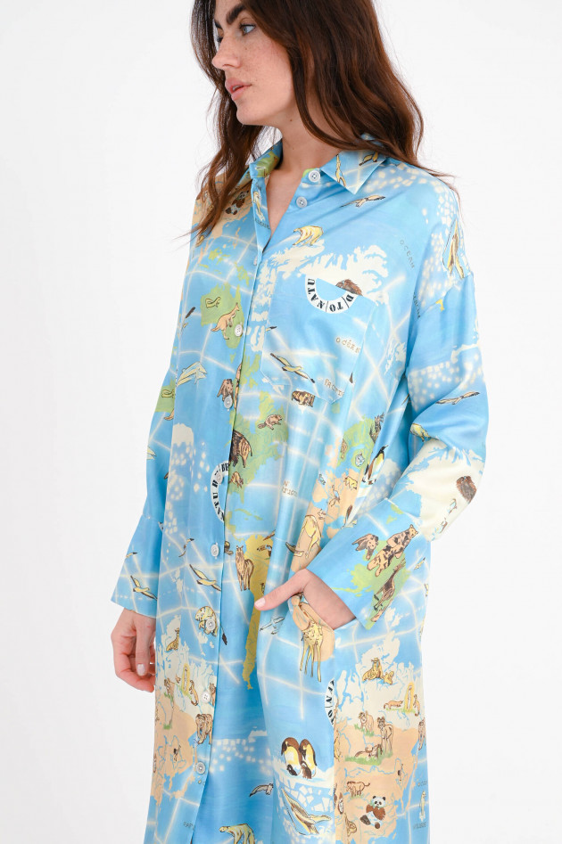 Odeeh Seidenkleid in Blau mit Weltkarten-Print