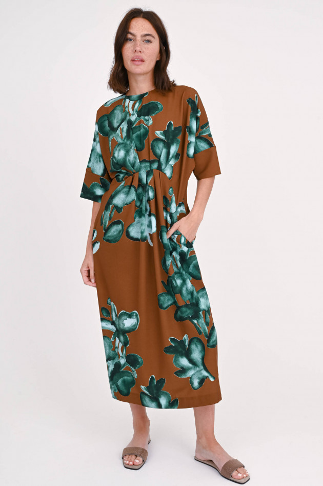 Odeeh Fließendes Kleid mit Falten in Braun/Grün