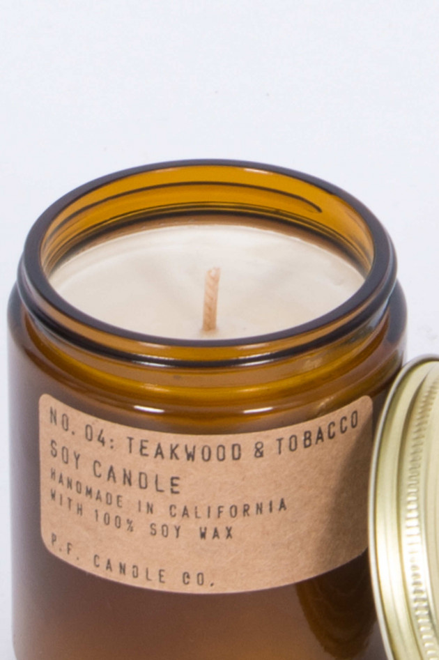 P.F. Candle Co. Duftkerze NO. 04 - Teakwood & Tabacco