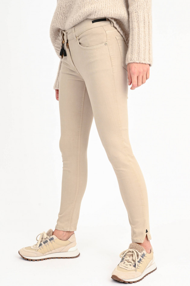 Pamela Henson Slim-Fit Jeans CINQ in Beige