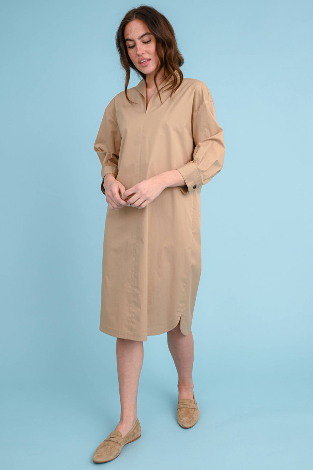 Peserico Langarm-Kleid mit Gürtel in Camel