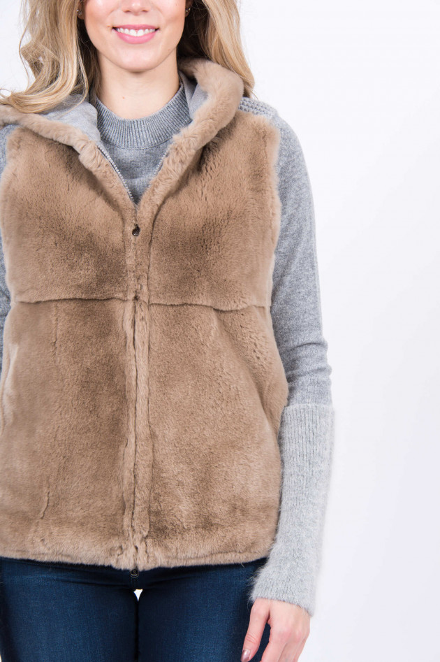 Peserico Strick-Gilet mit Fell in Taupe/Grau
