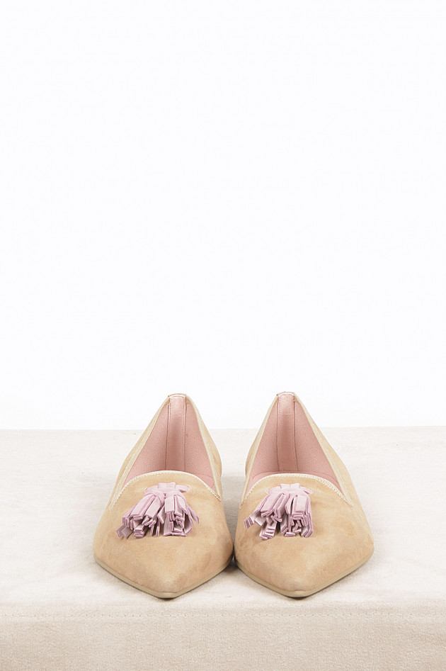 Pretty Ballerinas Loafers mit Tassel in Beige/Rosa