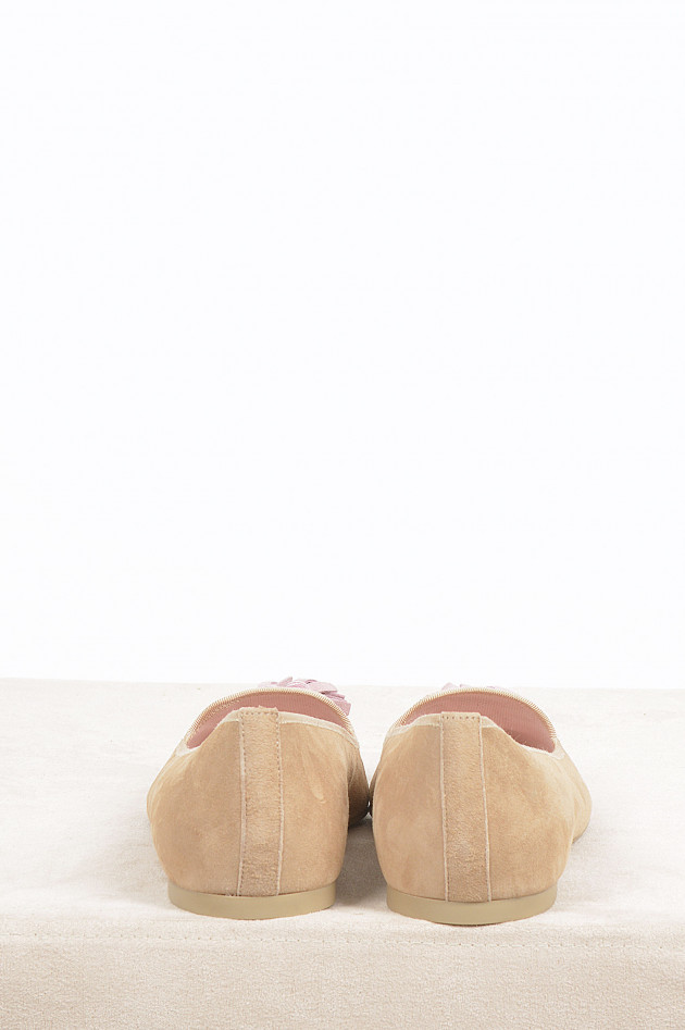 Pretty Ballerinas Loafers mit Tassel in Beige/Rosa