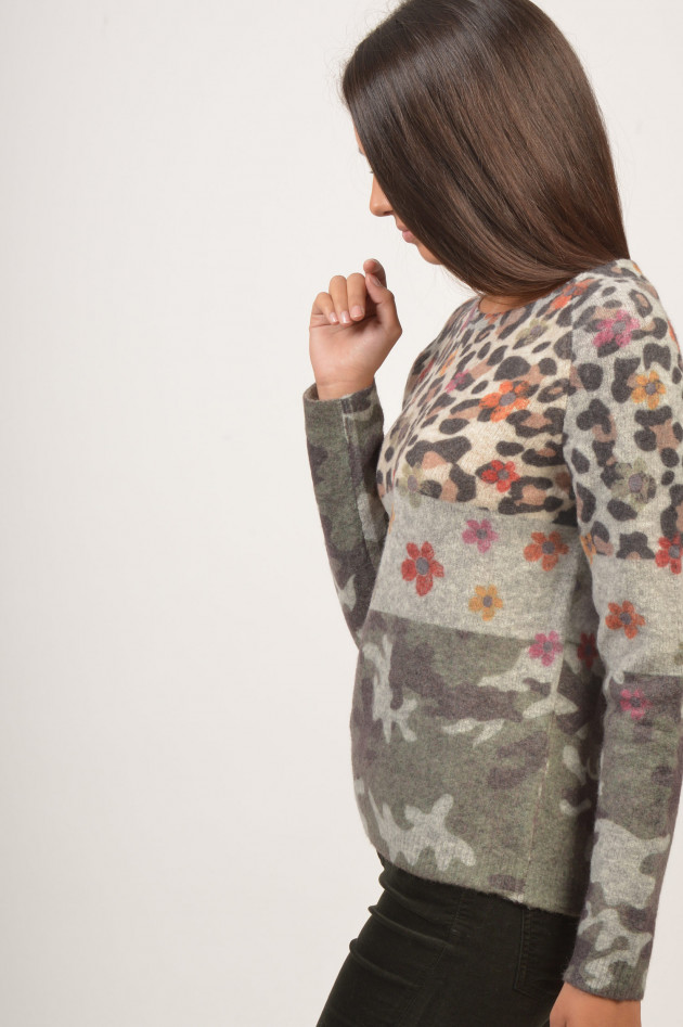 Princess goes Hollywood Pullover in Leo - Camouflage gemustert