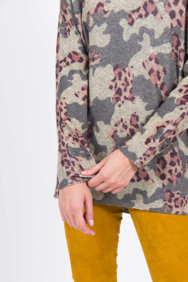 Princess goes Hollywood Feinstrickpullover mit Camouflage in Grün