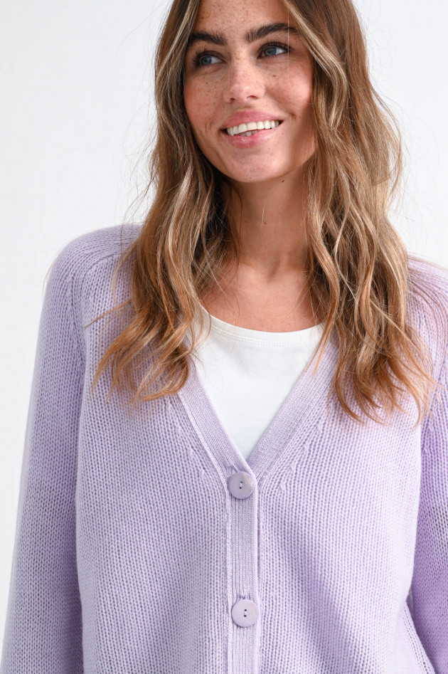 Princess goes Hollywood Strickjacke aus Woll-Mix in Pastellflieder