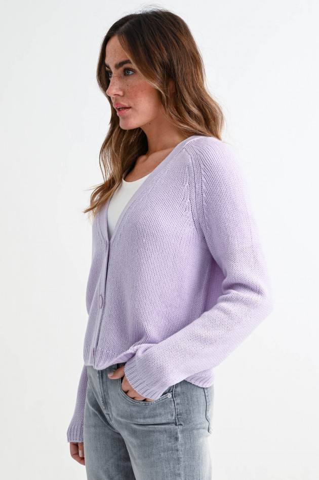 Princess goes Hollywood Strickjacke aus Woll-Mix in Pastellflieder