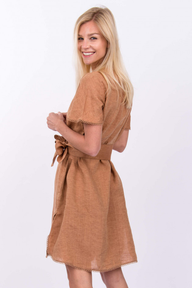 Purotatto Leinenkleid mit Bindegürtel in Camel