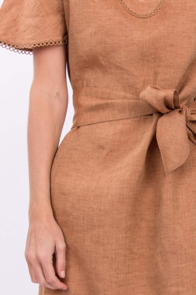 Purotatto Leinenkleid mit Bindegürtel in Camel