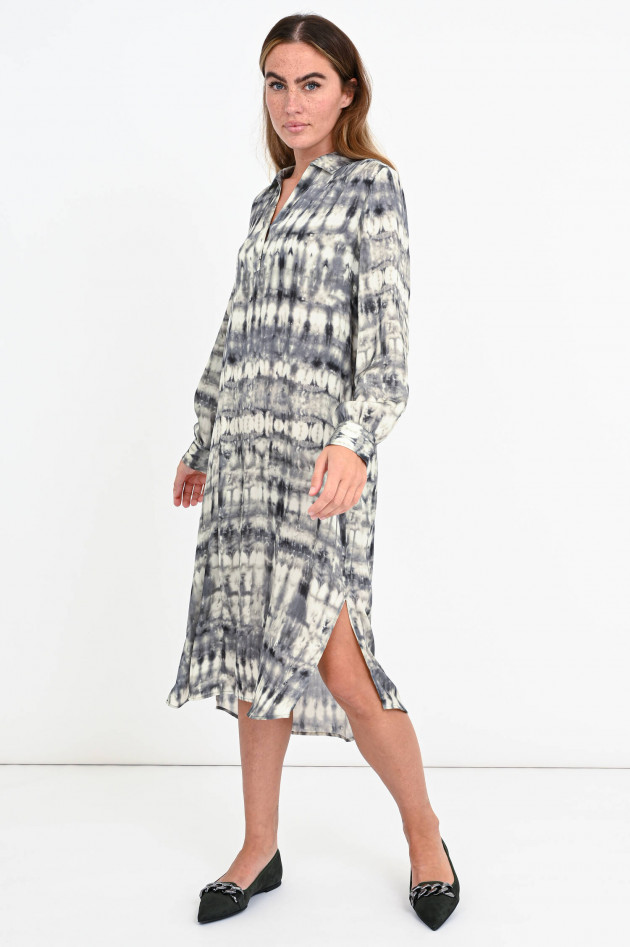 Repeat Seiden-Midi-Kleid mit Batik-Print in Grau/Weiß