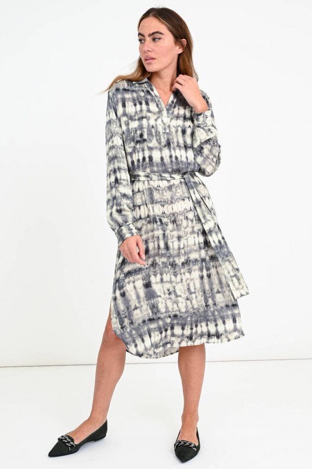 Repeat Seiden-Midi-Kleid mit Batik-Print in Grau/Weiß