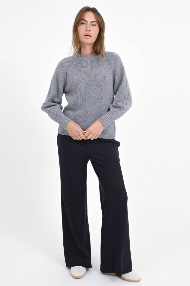 Repeat Woll-Pullover mit dekorativen Arm in Grau