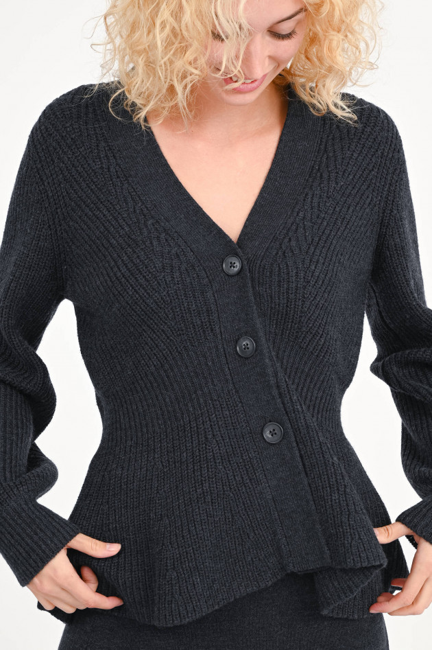 Repeat Taillierte Strickjacke in Anthrazit
