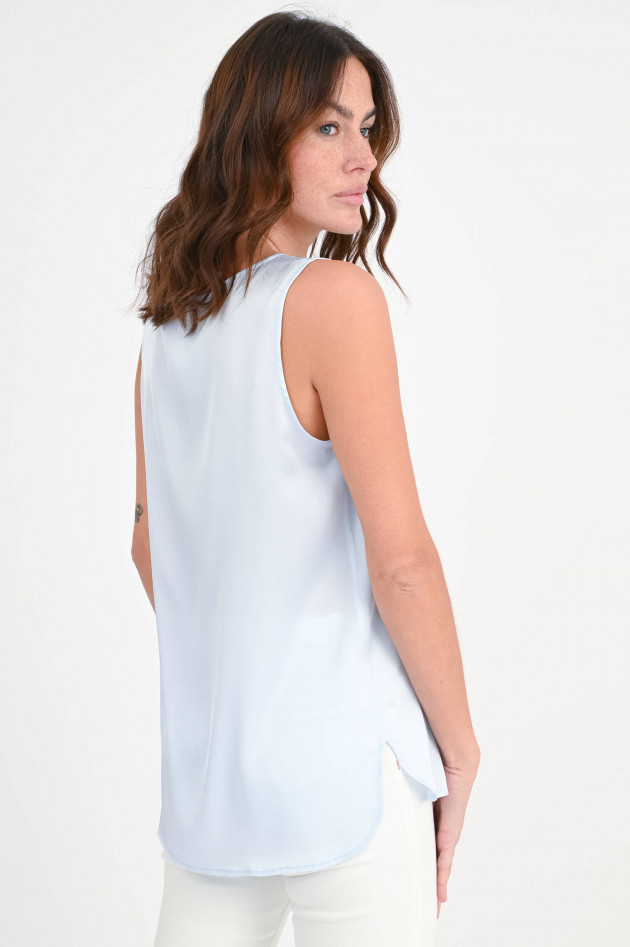 Repeat Top aus Seide in Hellblau