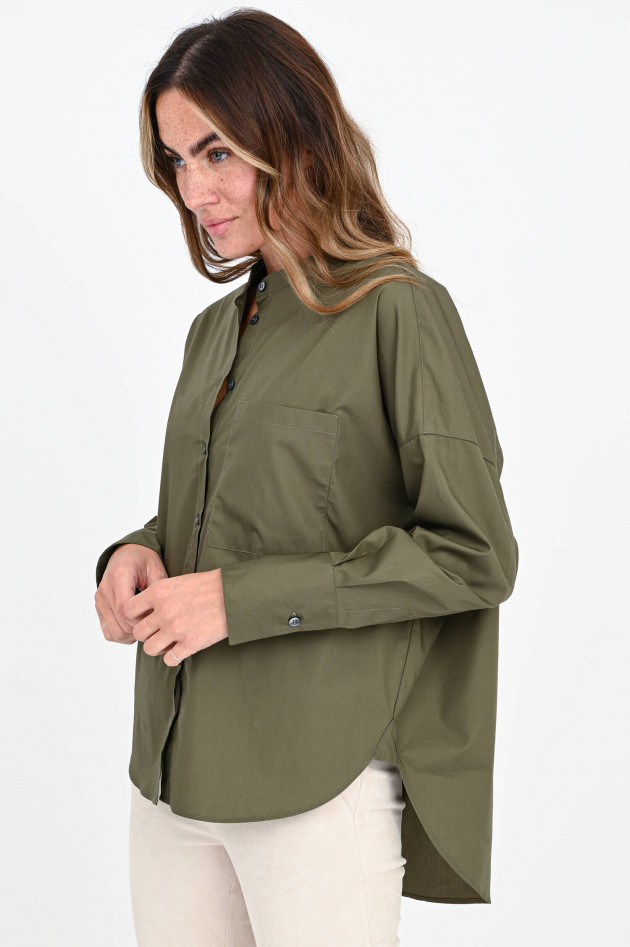 Robert Friedman Oversized Bluse mit Stehkragen in Oliv