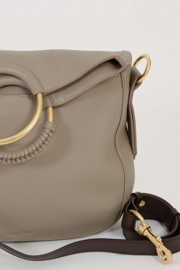 See by Chloé Handtasche mit goldenen Ringhenkeln in Beige