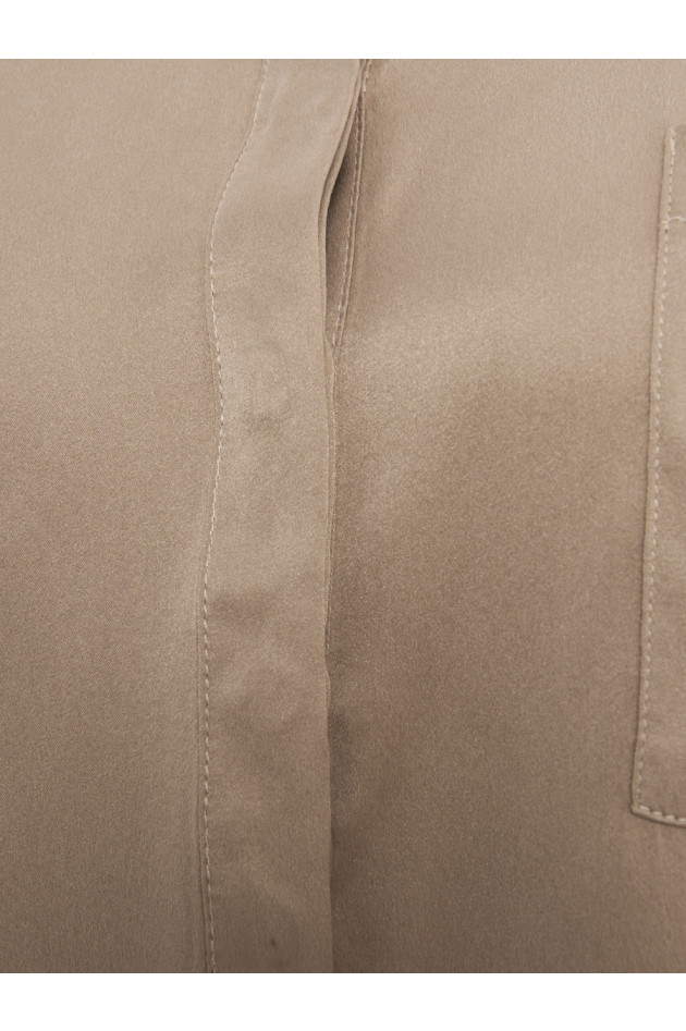 Grüner Seidenbluse in Camel