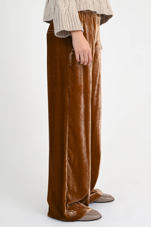 Sly Samthose in Hazelnut