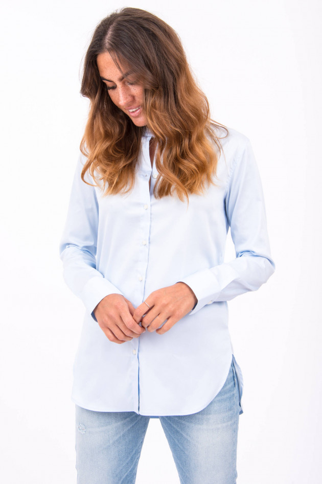 Soluzione Bluse mit schmalen Stehkragen in Hellblau